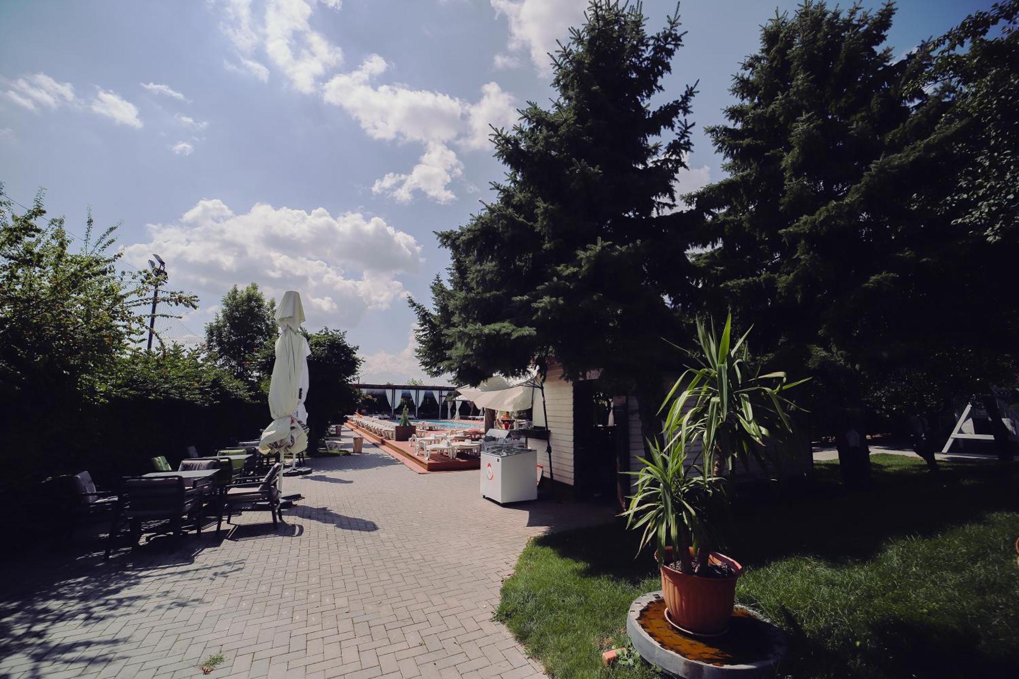 C&C Karo Resort Bacău Exterior foto