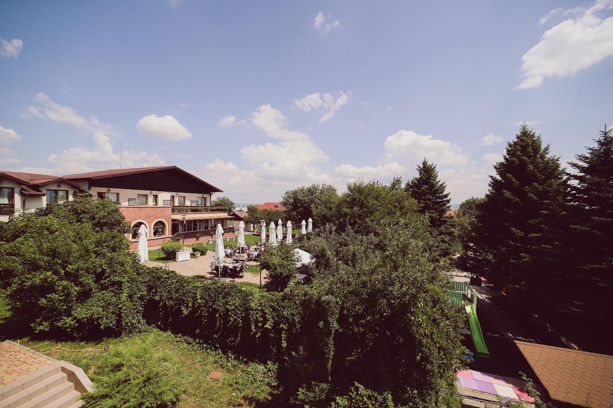 C&C Karo Resort Bacău Exterior foto